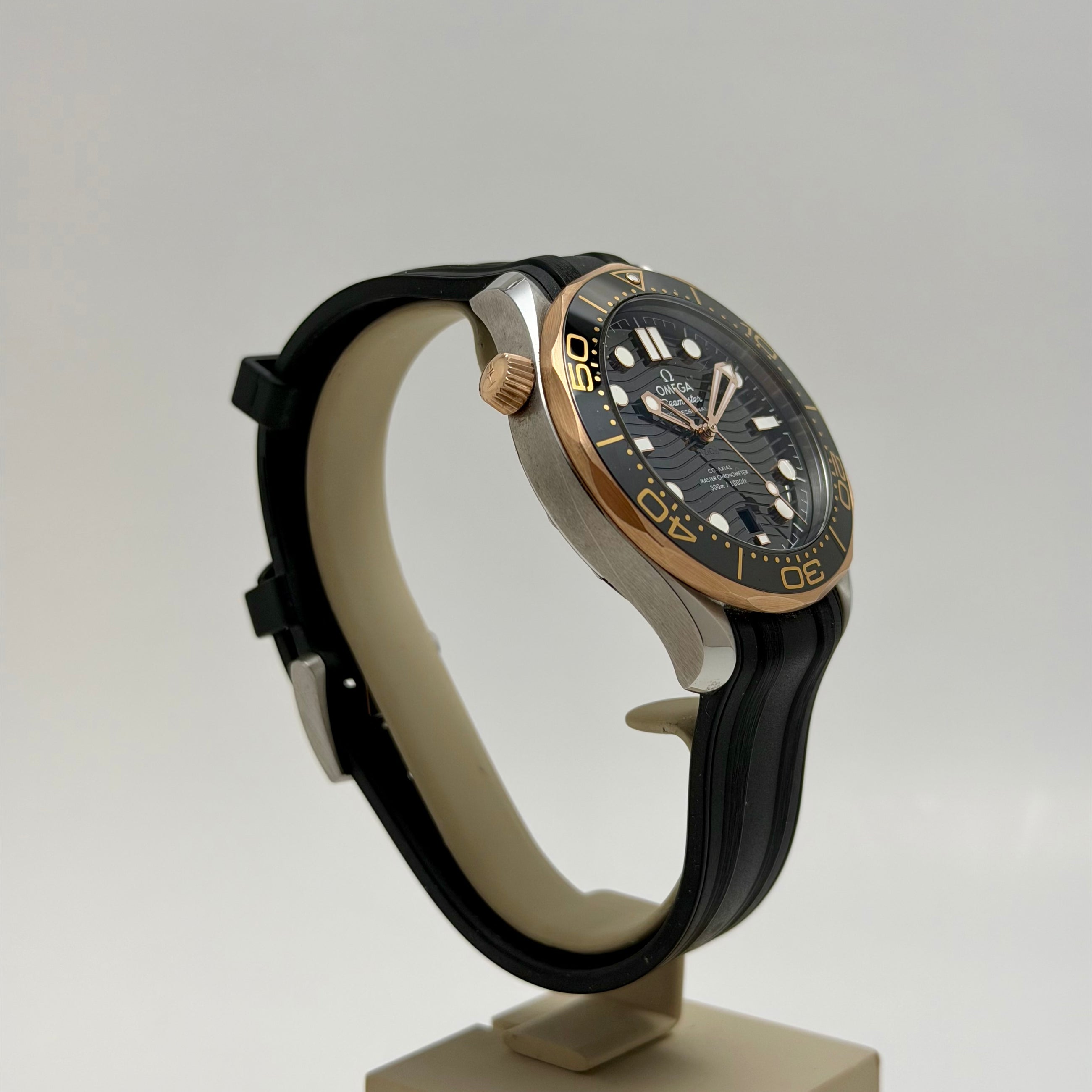 Pre-Owned 2020 OMEGA Seamaster Diver 300M 42mm