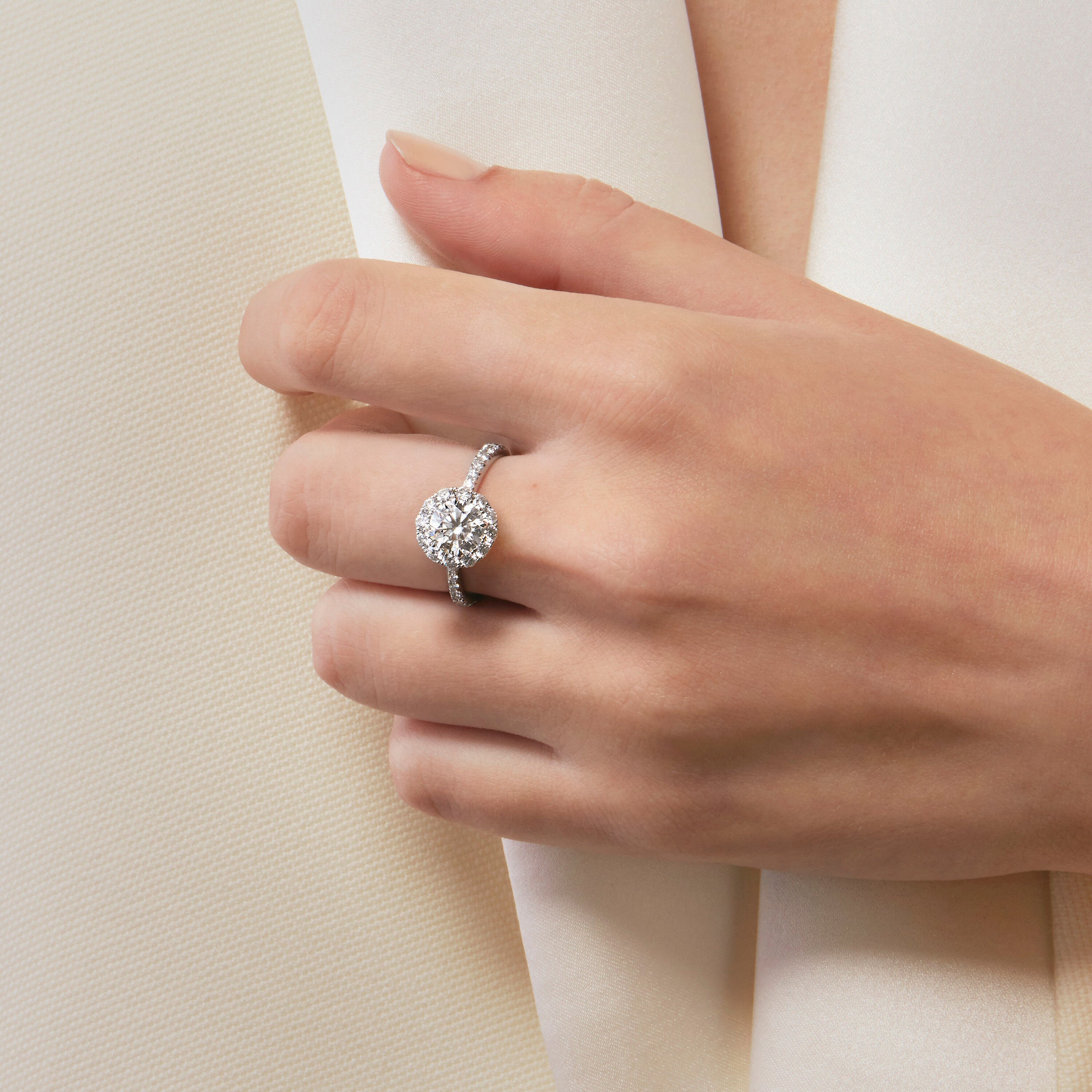 Hearts On Fire Vela Halo Ring With Diamond Band