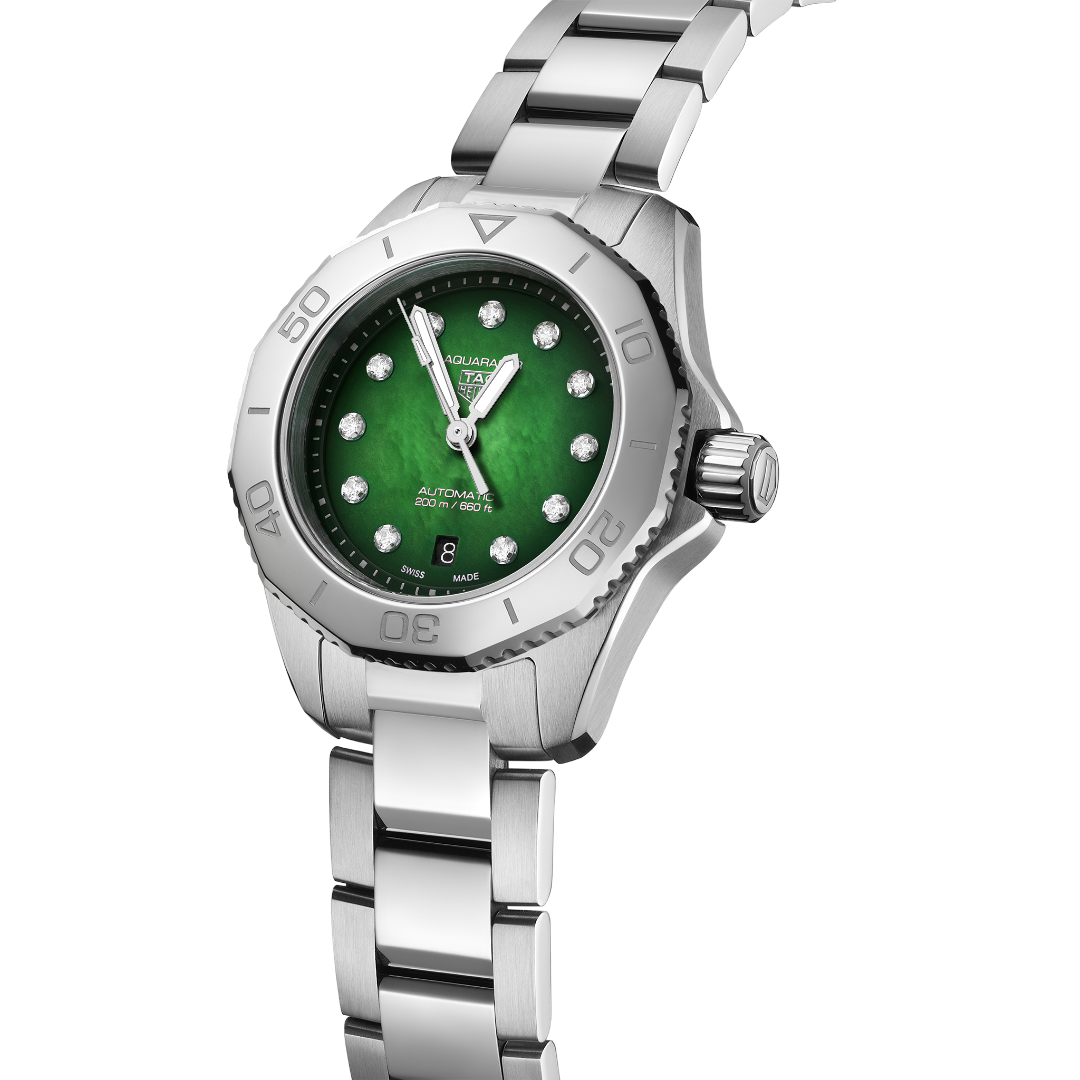 Aquaracer green outlet dial