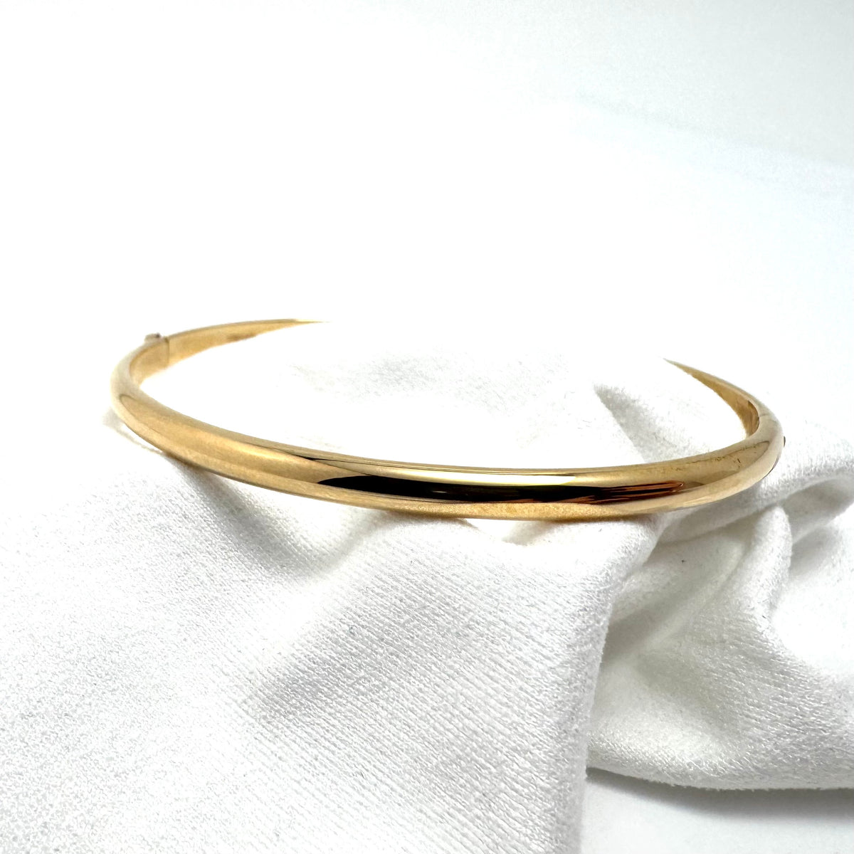 14KY 4mm Solid Hinged Bangle Bracelet