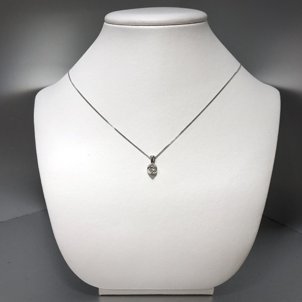 14KW Solitaire Diamond Pendant 0.25ct (Chain Included)