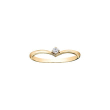 14K Yellow Gold Maple Leaf Diamond Ring