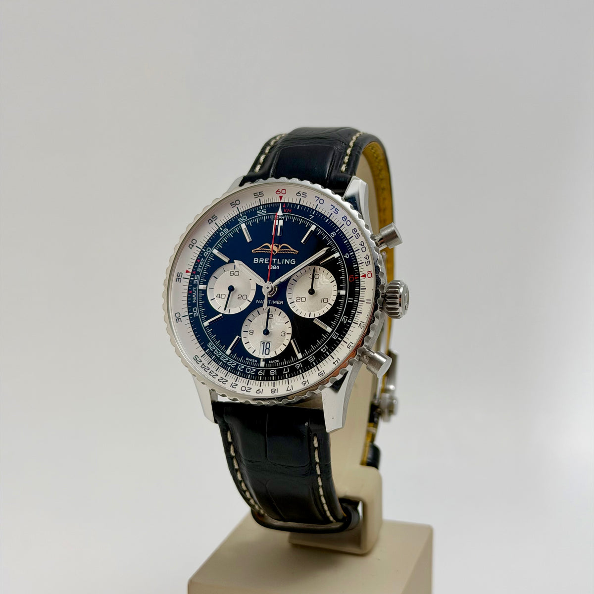Pre-Owned Breitling Navitimer 43