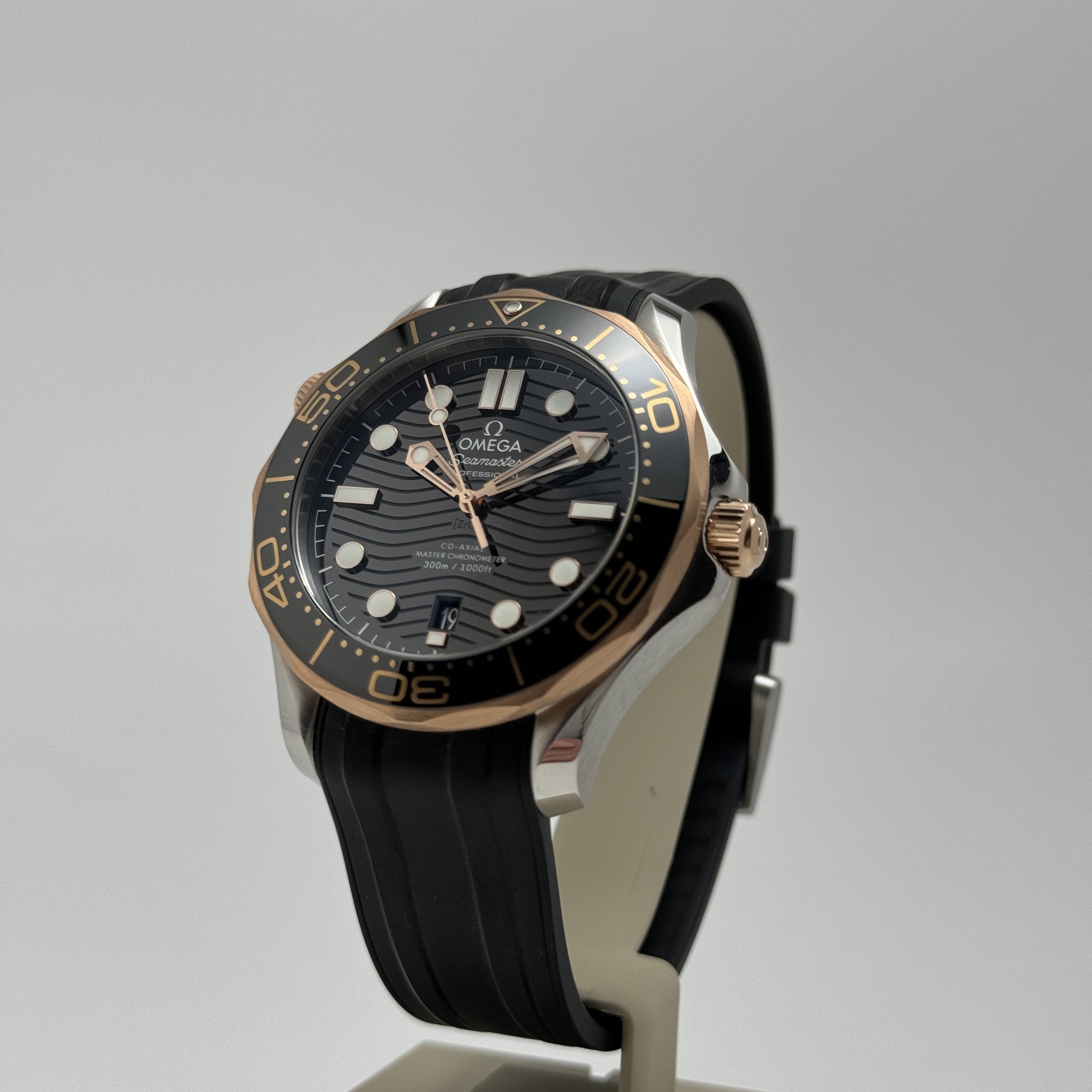 Pre-Owned OMEGA Seamaster Diver 300M