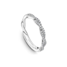 Noam Carver Round Diamond Engagement Ring