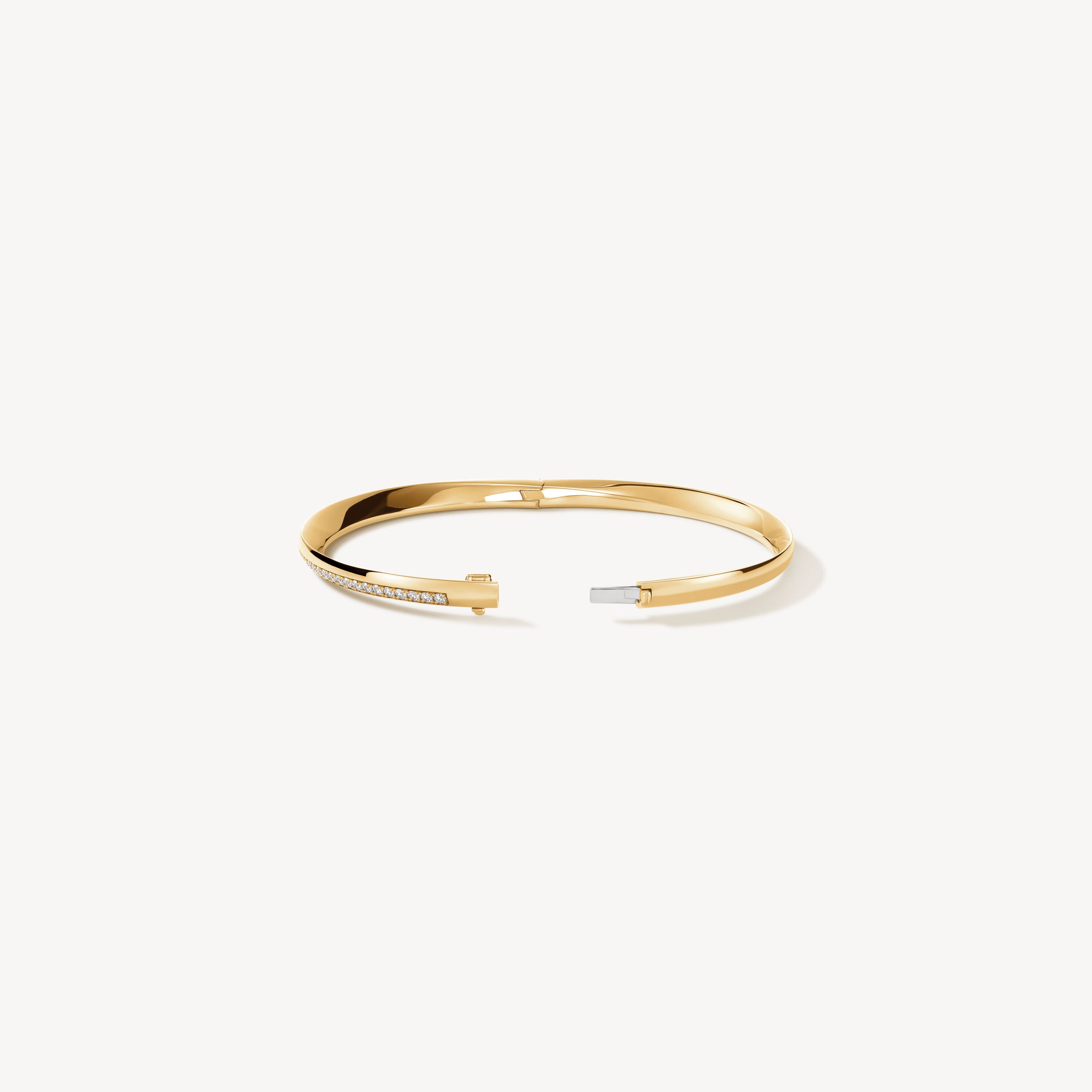 Hearts On Fire Barre Pavé Bangle