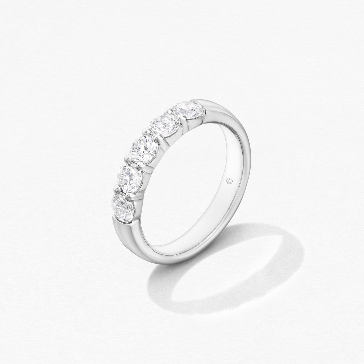 Hearts On Fire Signature 5-Stone Band