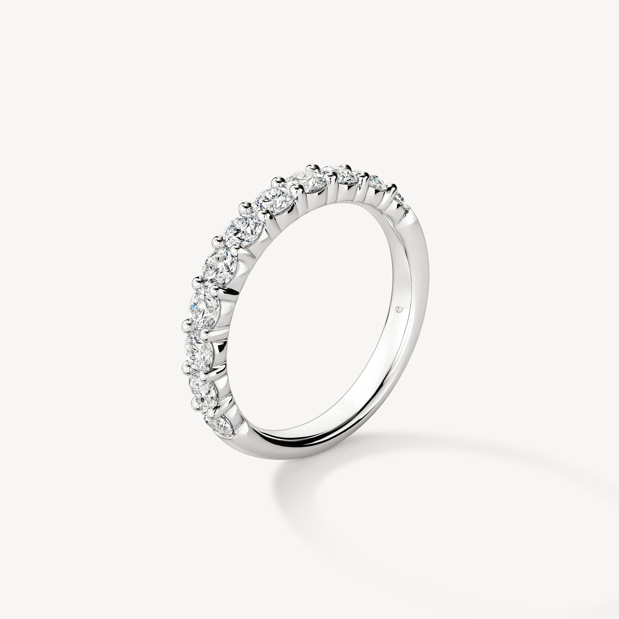 Hearts On Fire Signature 11-Stone Band