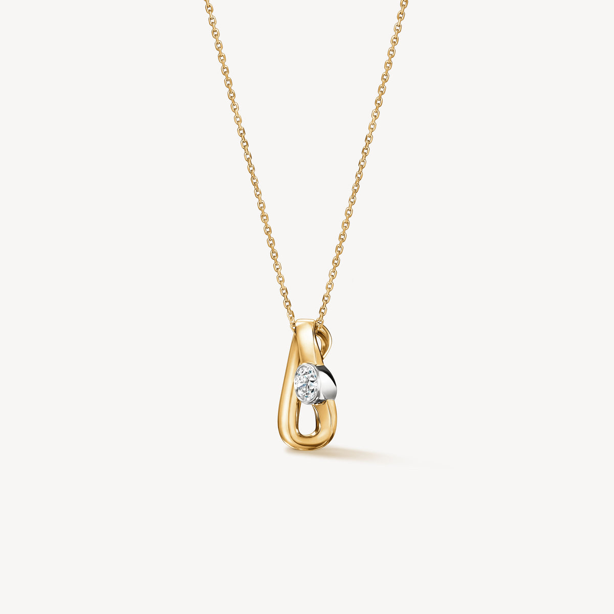 Hearts On Fire INSIDE/OUT Single Diamond Pendant Necklace