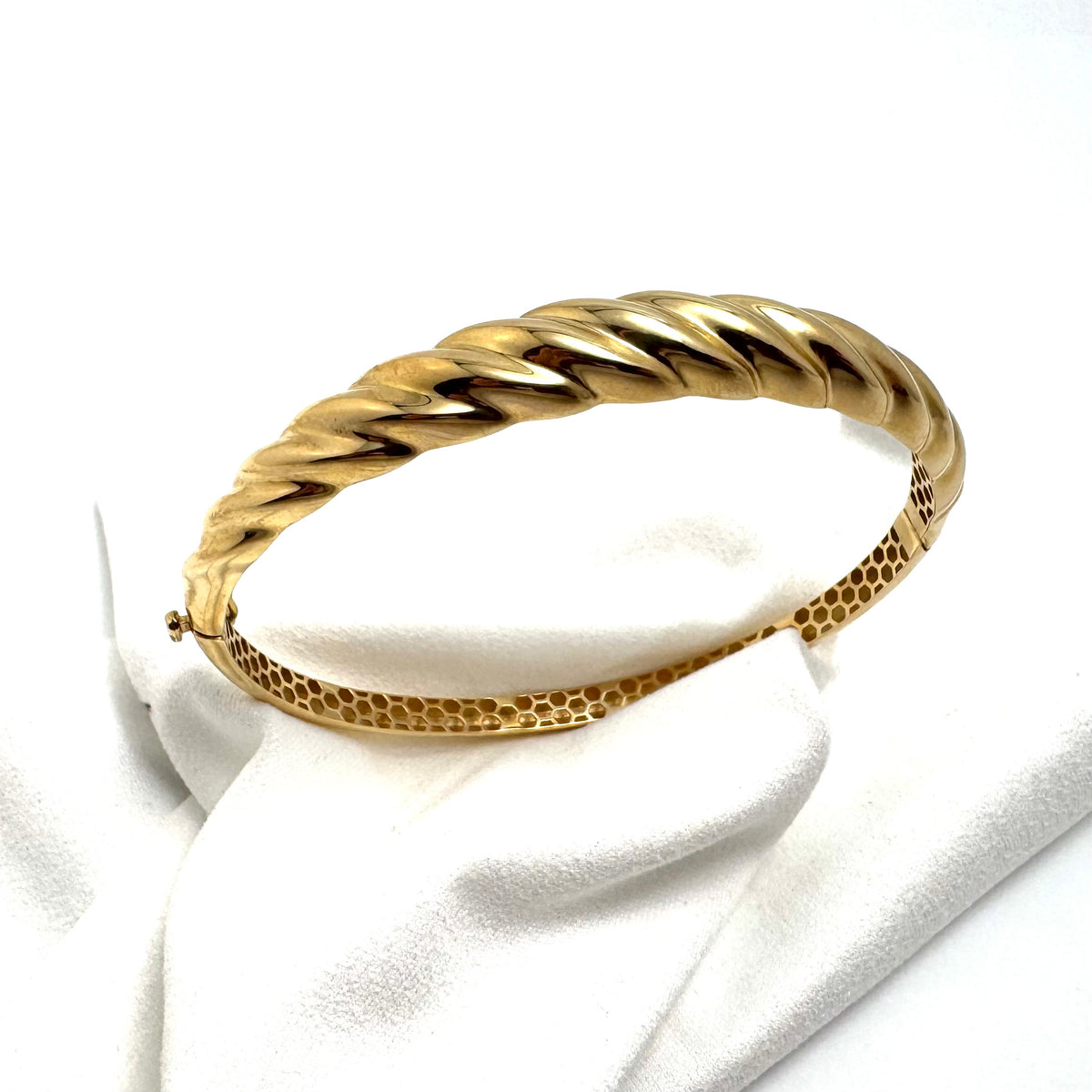 14KY Croissant Hinged Bangle TA193