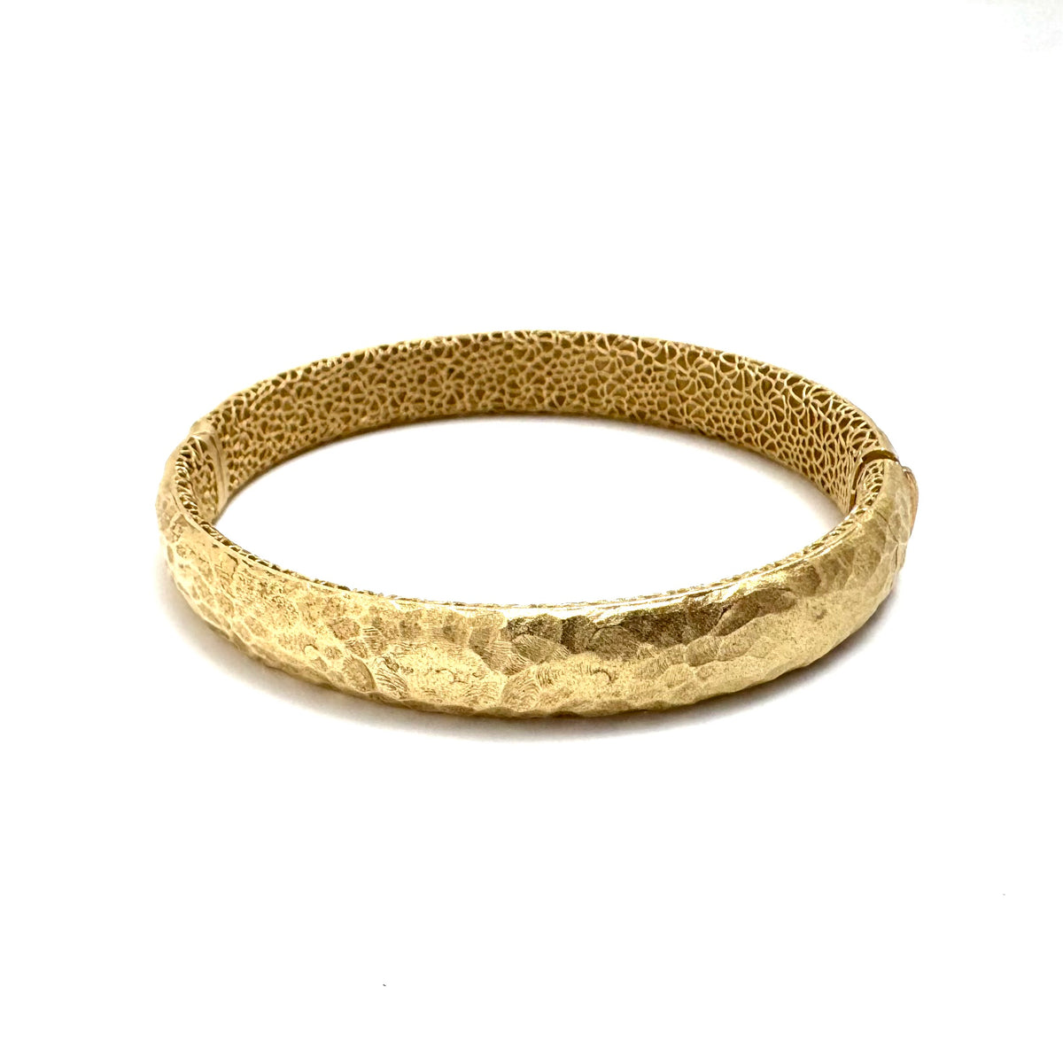 14KY Satin/ Hammered 10mm Hinged Bangle Bracelet