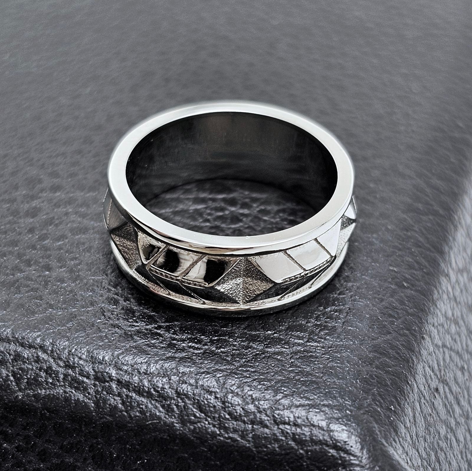 Custom 10K White Gold Pyramid Gents Band with Black Rhodium