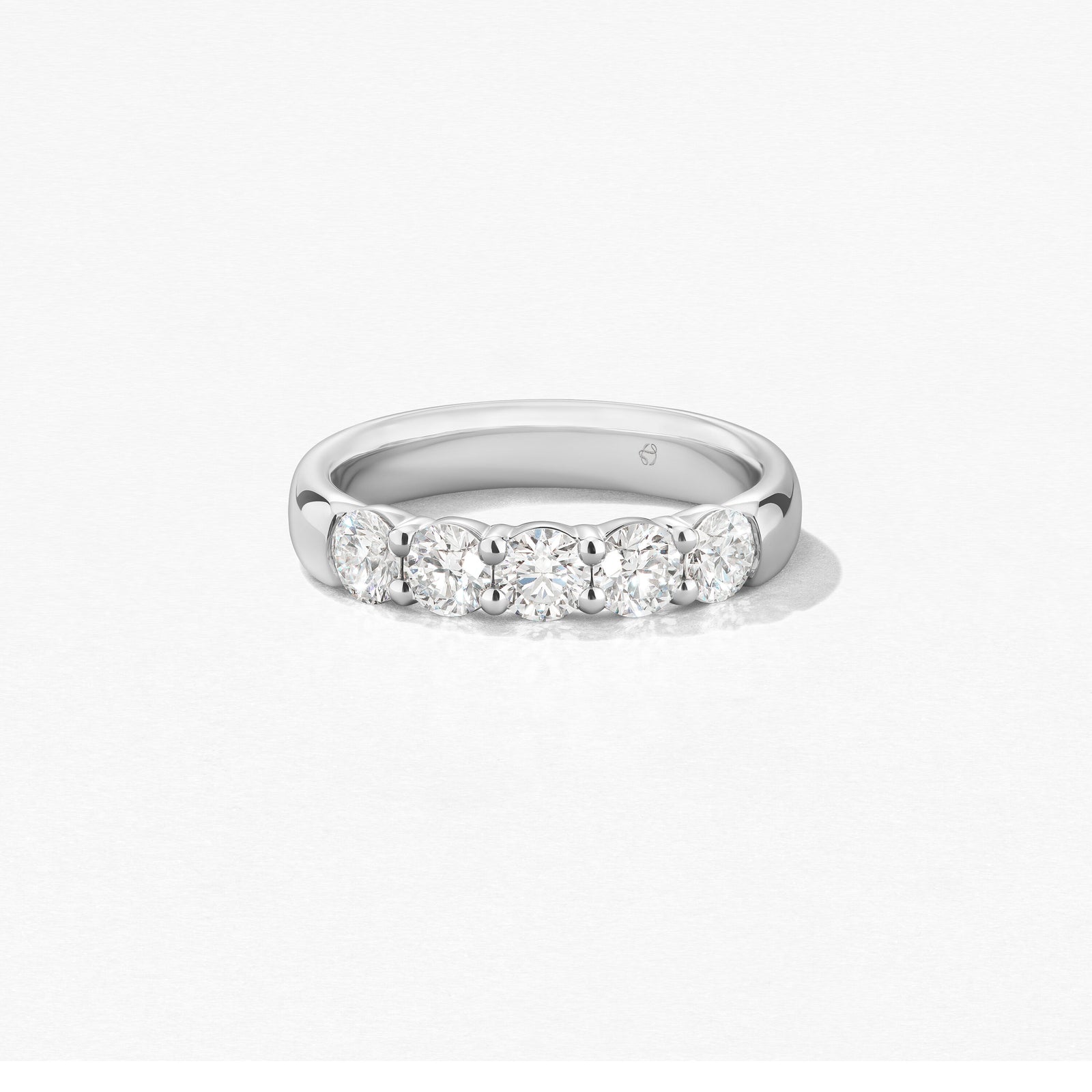 Hearts On Fire Signature 5-Stone Band