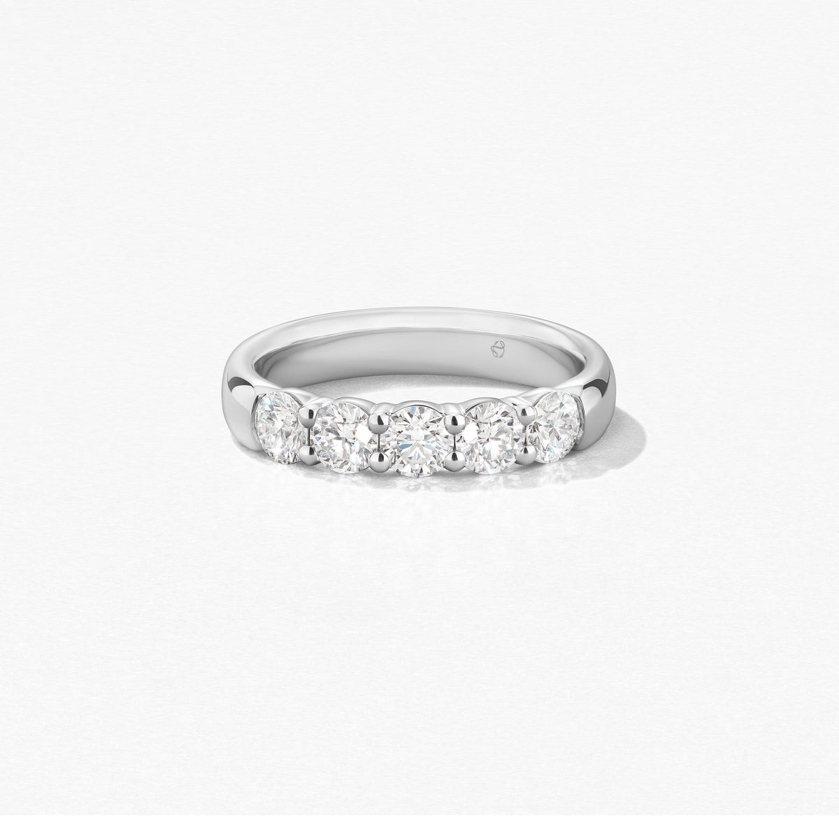Hearts On Fire Signature 5-Stone Band