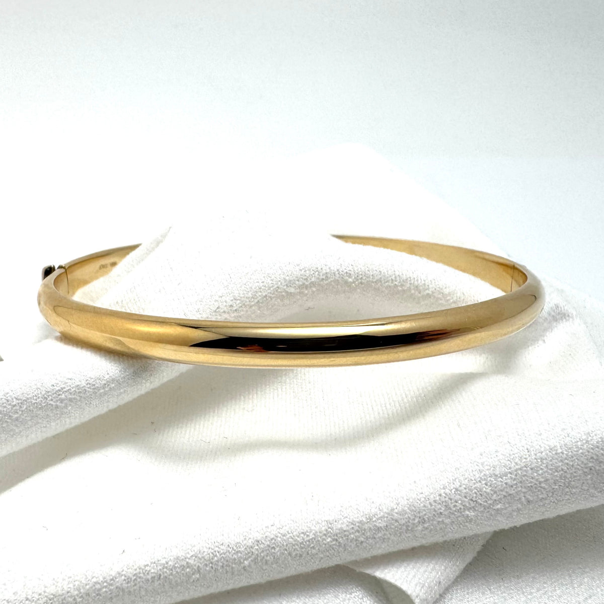 14KY 5mm Solid Polished Hinged Bangle