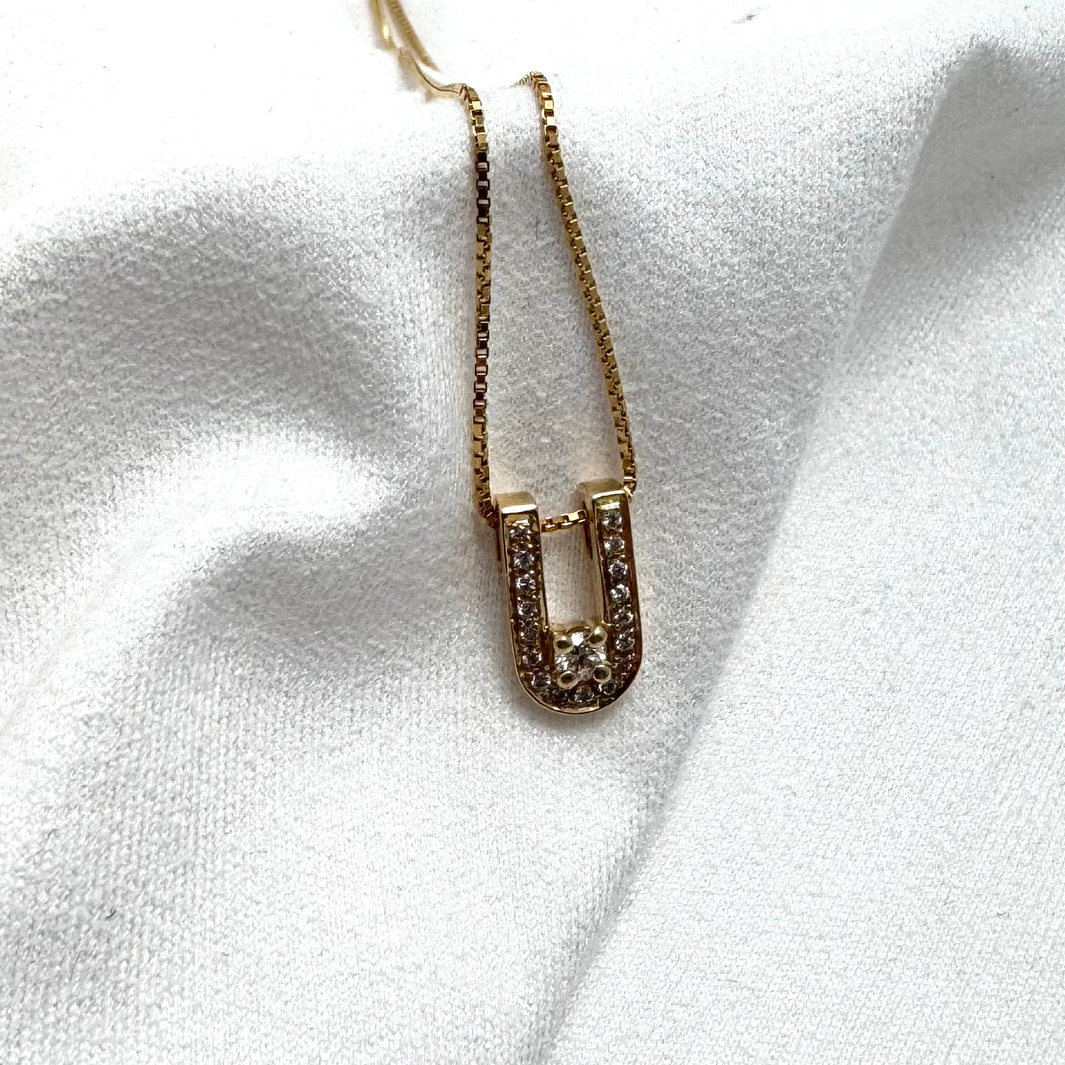 14K Yellow Gold Diamond "U" Pendant & Chain 18-Inch