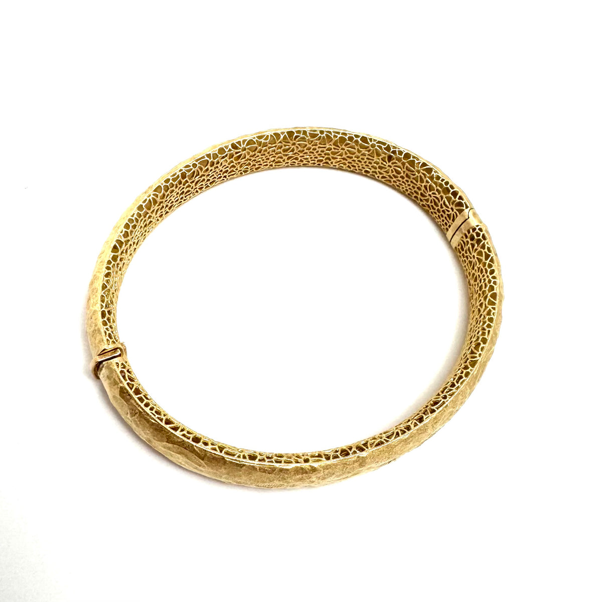 14KY Satin/ Hammered 10mm Hinged Bangle Bracelet