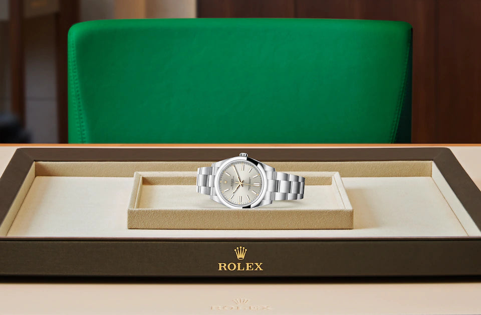 Rolex Oyster Perpetual in Oystersteel, M124300-0001